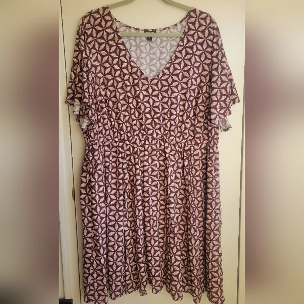 Chic Brown and Cream Geometric Maxi Dress - Picture 6 of 14